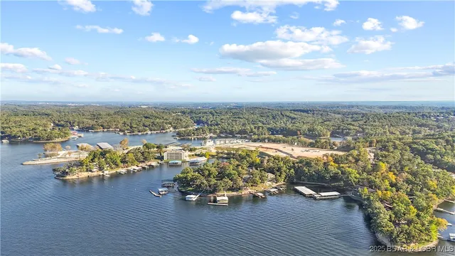 $750,000 | 185 Betlo Drive, Sunrise Beach, MO 65079