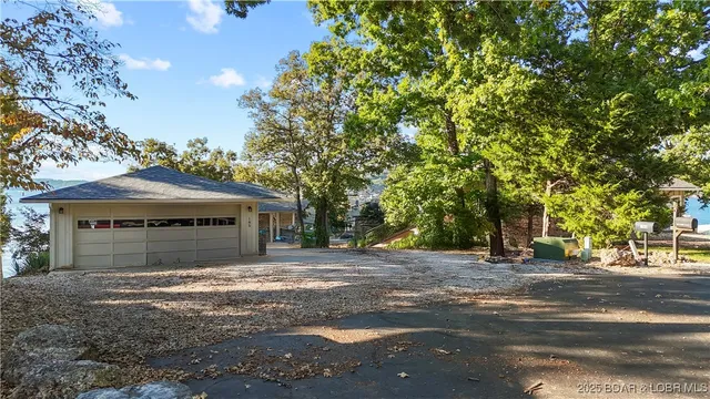 $750,000 | 185 Betlo Drive, Sunrise Beach, MO 65079