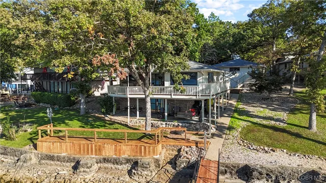 $750,000 | 185 Betlo Drive, Sunrise Beach, MO 65079