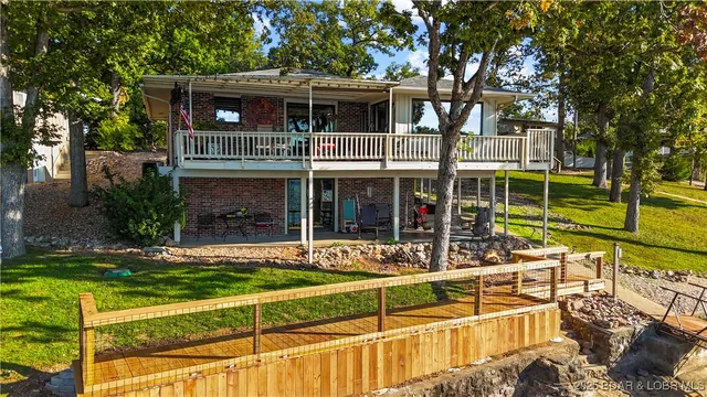 $750,000 | 185 Betlo Drive, Sunrise Beach, MO 65079