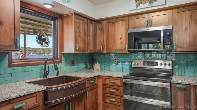 $750,000 | 185 Betlo Drive, Sunrise Beach, MO 65079