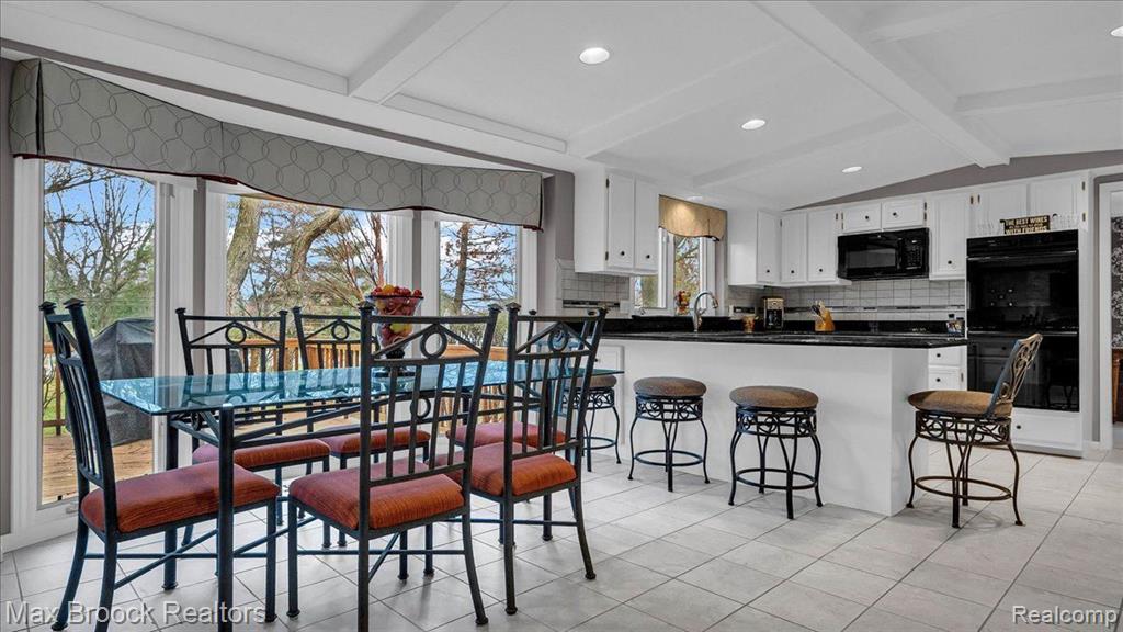 404 Shellbourne Drive Rochester Hills, MI 48309 - Photo 18 of 52
