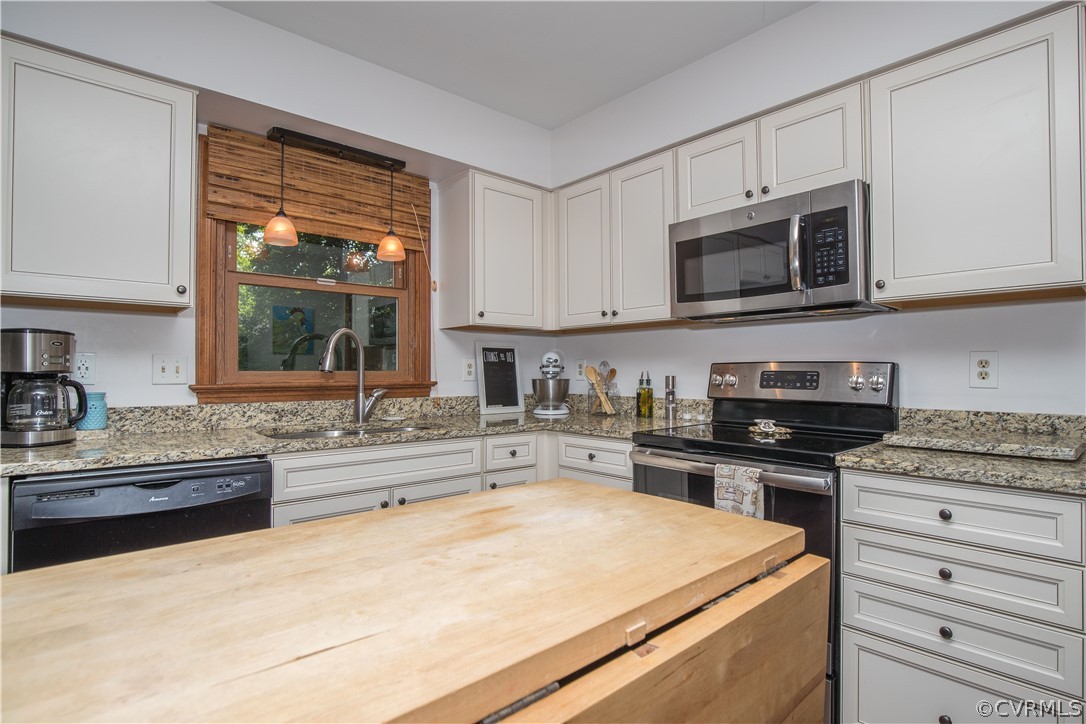 2830 Iverson Road Midlothian, VA 23112 - Photo 7 of 33