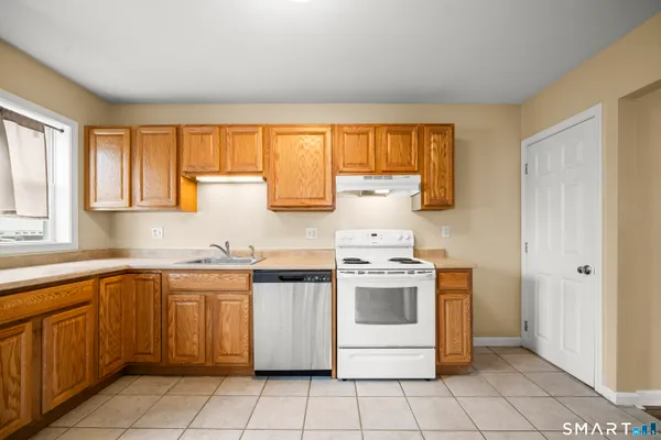 $389,900 | 24 Ohear Avenue, Enfield, CT 06082