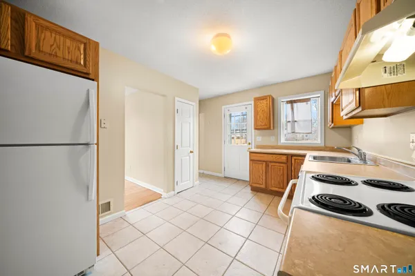 $389,900 | 24 Ohear Avenue, Enfield, CT 06082