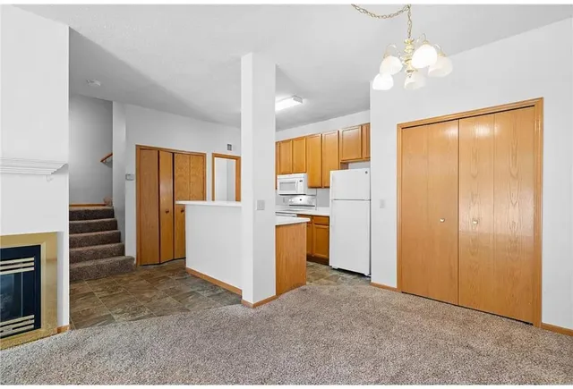 $1,800 | 2782 Mallard Drive, Woodbury, MN 55125