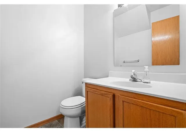 $1,800 | 2782 Mallard Drive, Woodbury, MN 55125