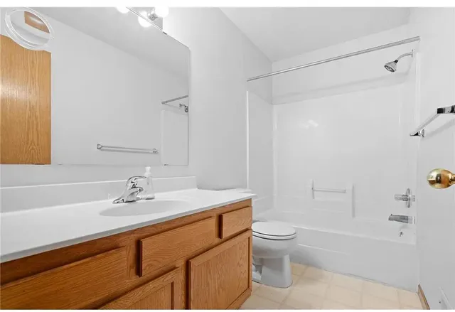 $1,800 | 2782 Mallard Drive, Woodbury, MN 55125