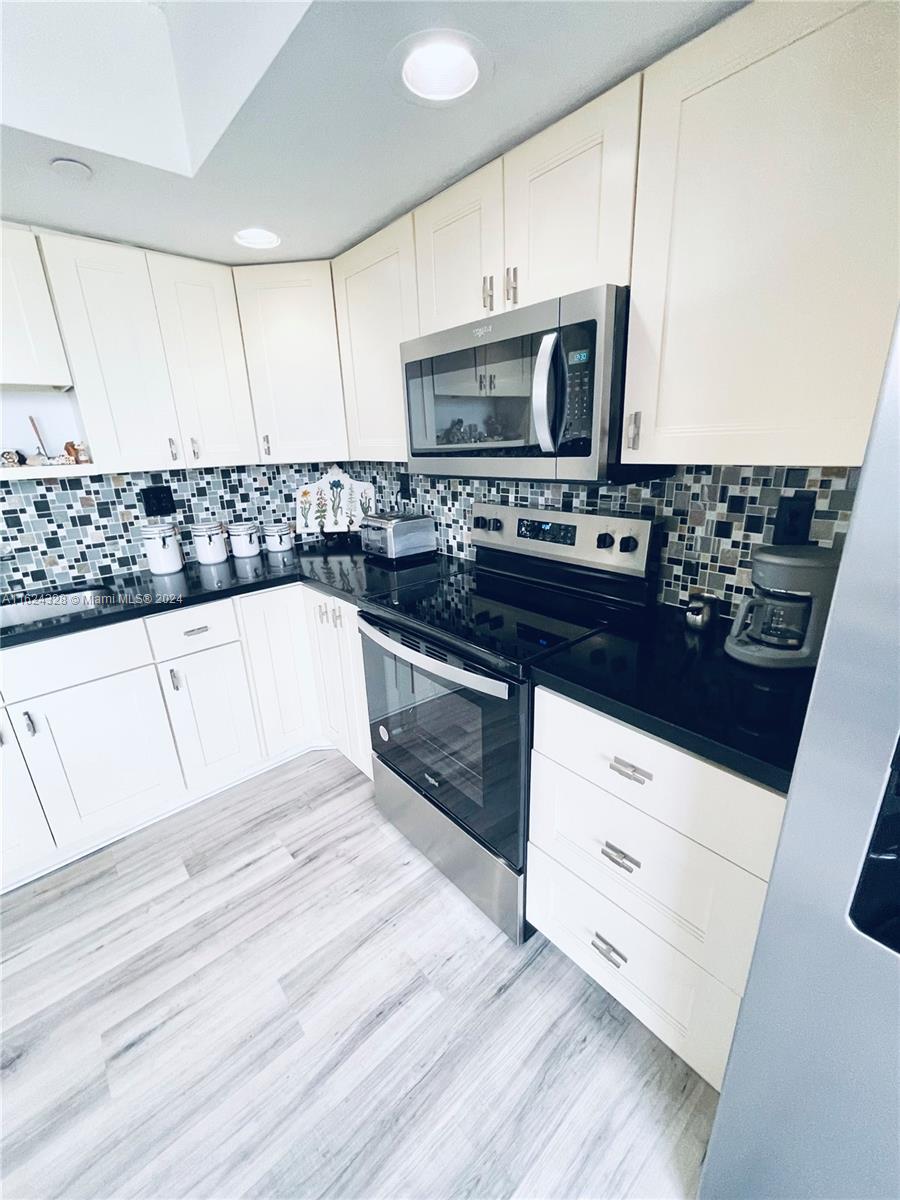 8540 Southwest 133rd Avenue Road, Unit 414 Miami, FL 33183 - Photo 6 of 15 Gallery Image 6