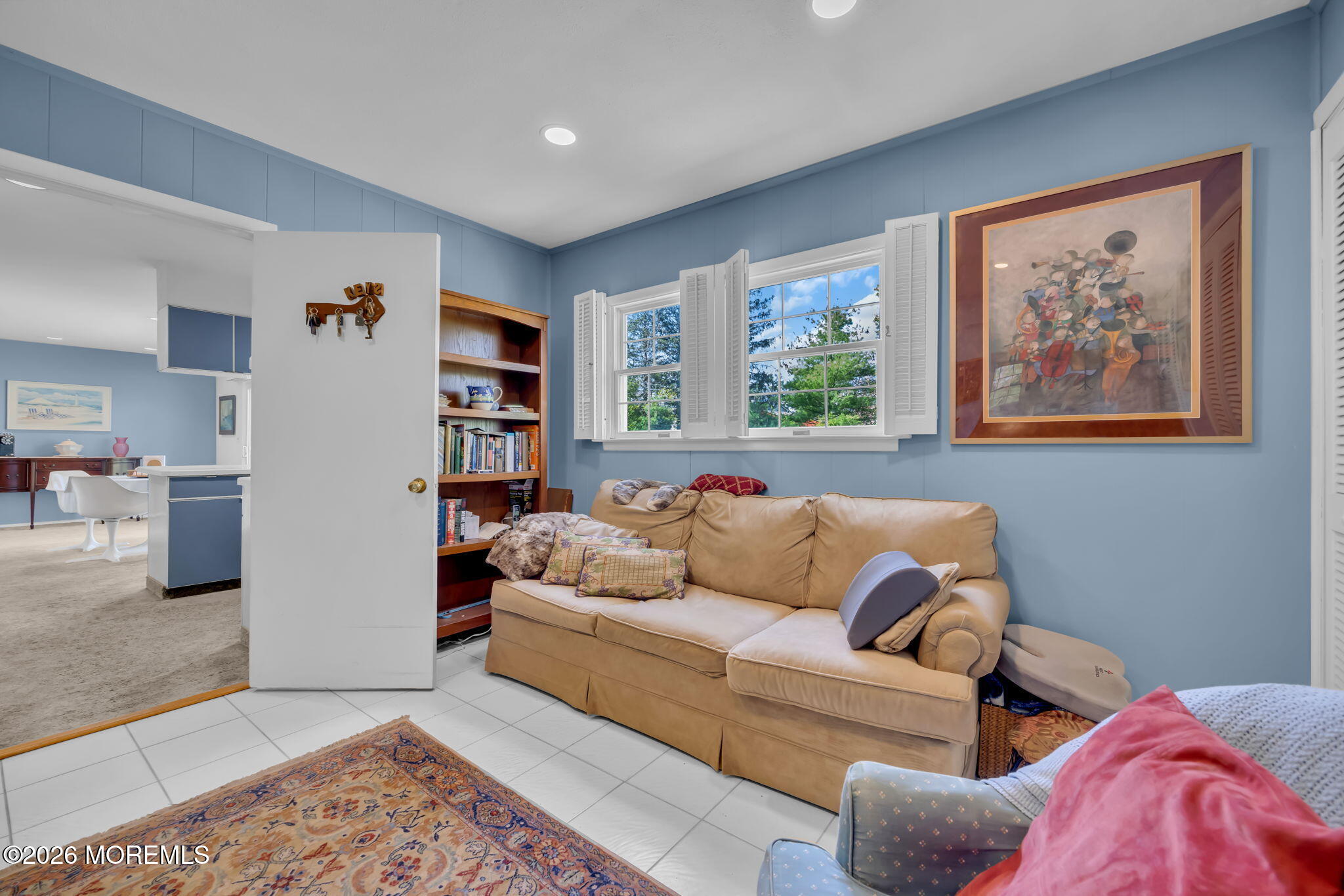 37 Faith Lane Aberdeen, NJ 07747 - Photo 21 of 36 a living room with furniture and a couch