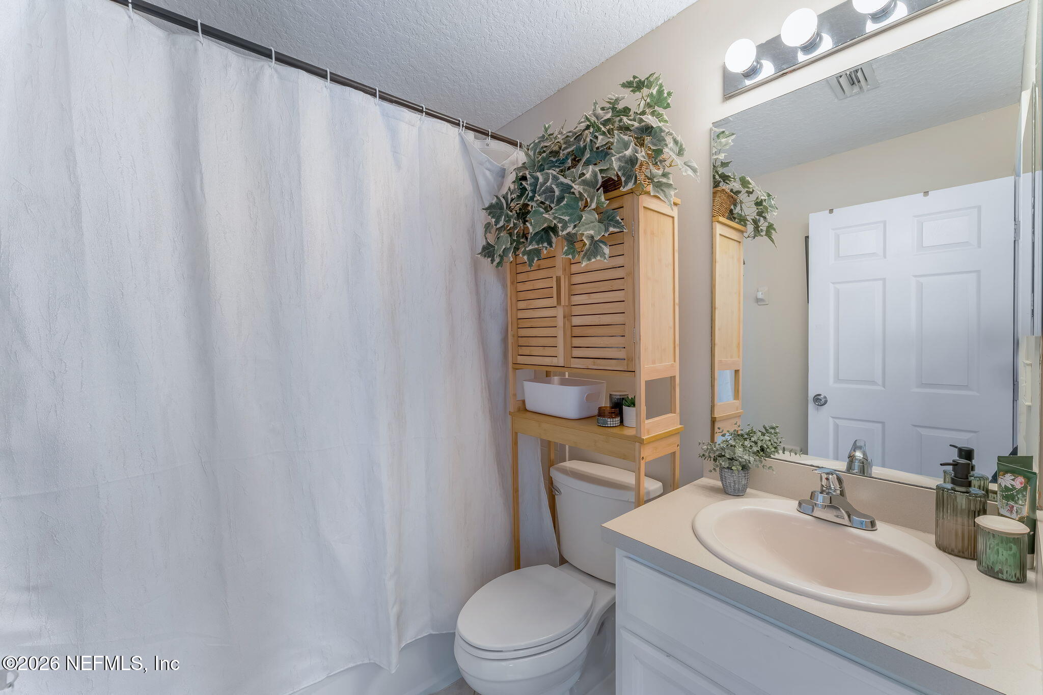 6516 Ginnie Springs Road Jacksonville, FL 32258 - Photo 38 of 68 38-web-or-mls-Upstairs Bath