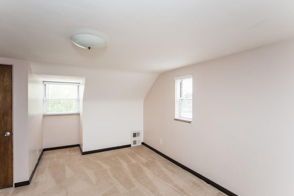 5582 Glass Road Pittsburgh, PA 15205 - Photo 15 of 25 Gallery Image 15