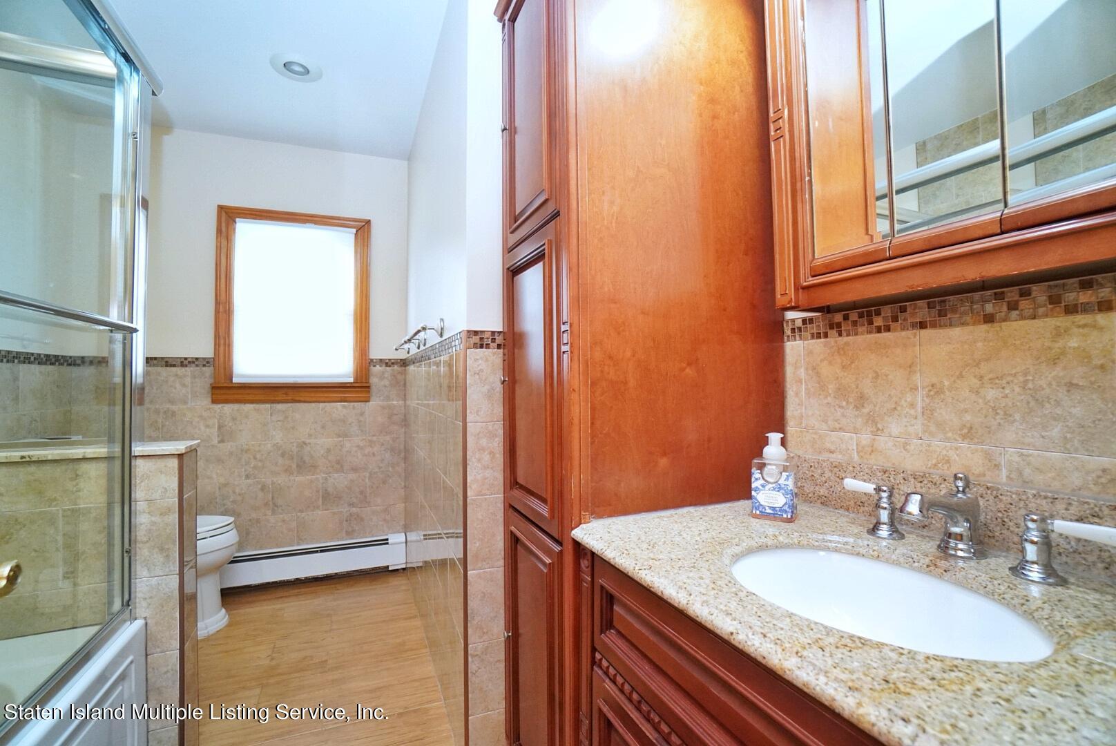 111 Medford Road Staten Island, NY 10304 - Photo 12 of 35 (12) FULL BATH