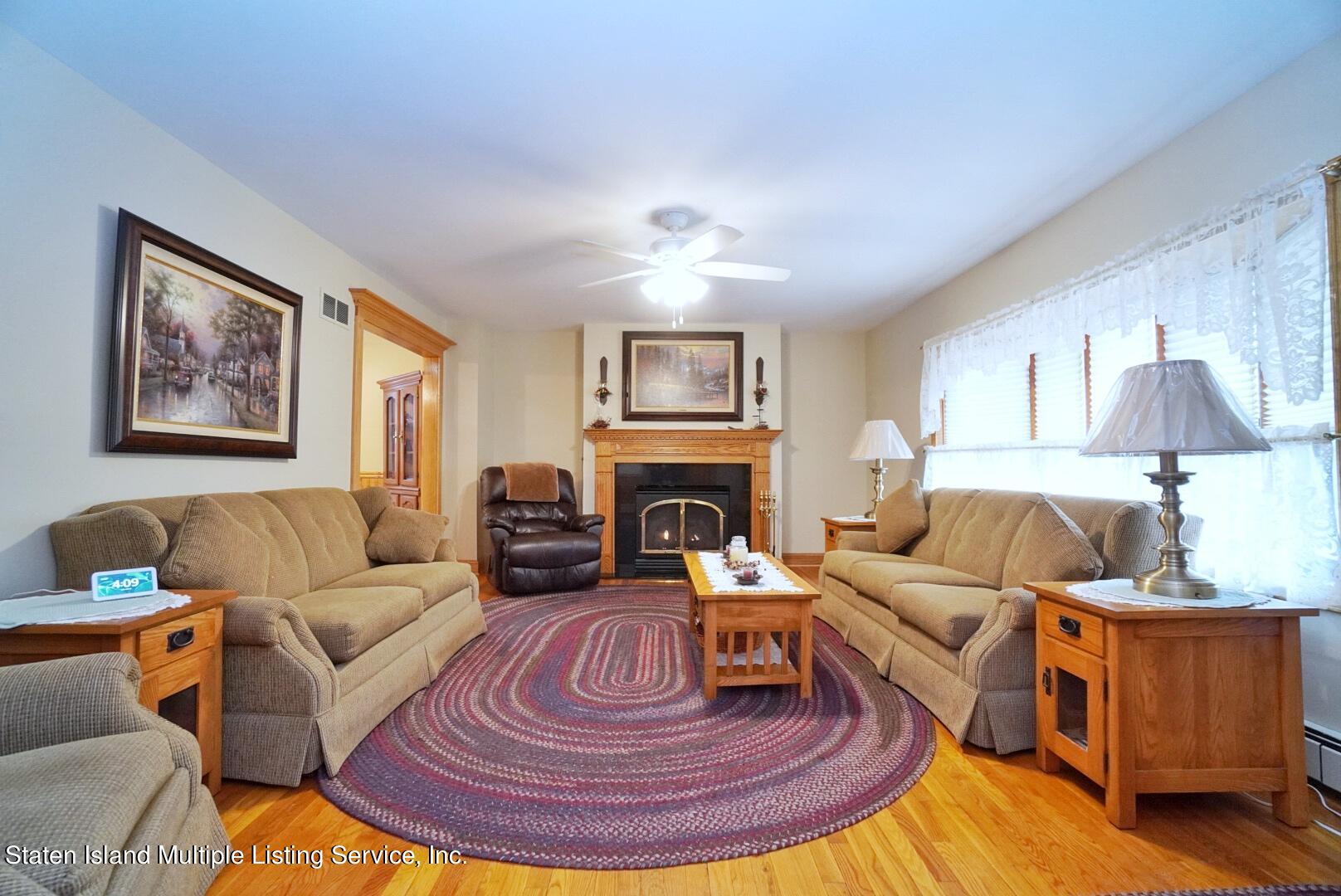 111 Medford Road Staten Island, NY 10304 - Photo 3 of 35 (3) LIVING ROOM