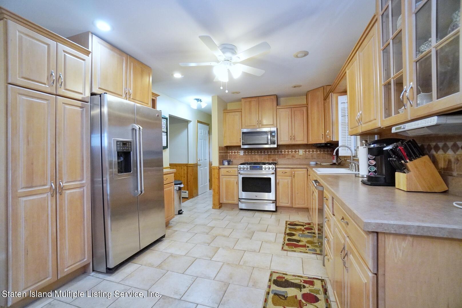 111 Medford Road Staten Island, NY 10304 - Photo 7 of 35 (7) KITCHEN