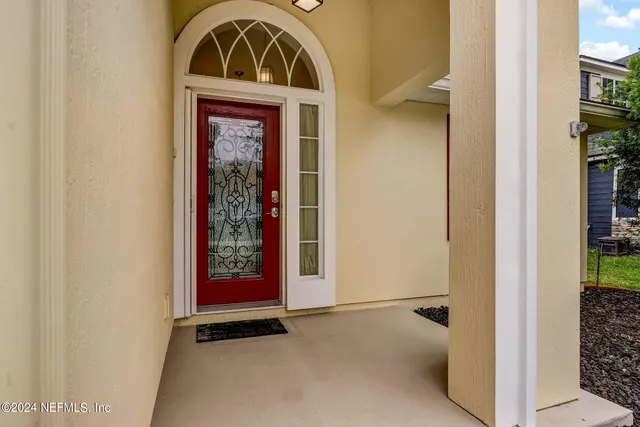 a view of front door with a door