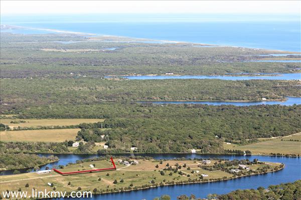 122 Pond View Farm Road West Tisbury, MA 02568 - Photo 11 of 14 http://d1qzqeyxiitrap.cloudfront.net/photos/30376/600/80b3f942.jpg