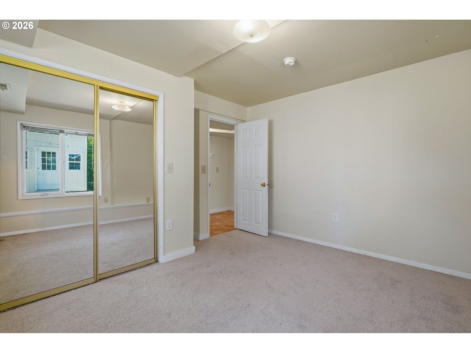 9540 Southwest Terwilliger Boulevard Portland, OR 97219 - Photo 16 of 44