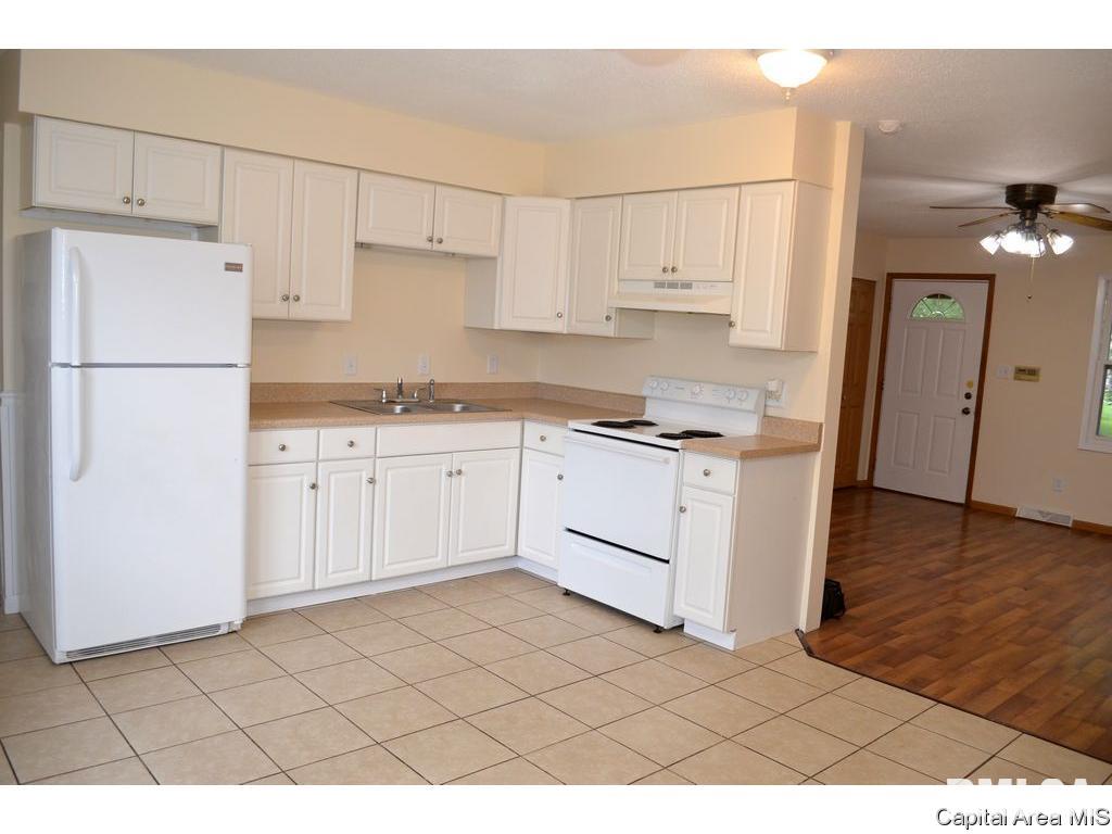 3029 Sherborn Road Springfield, IL 62702 - Photo 3 of 20