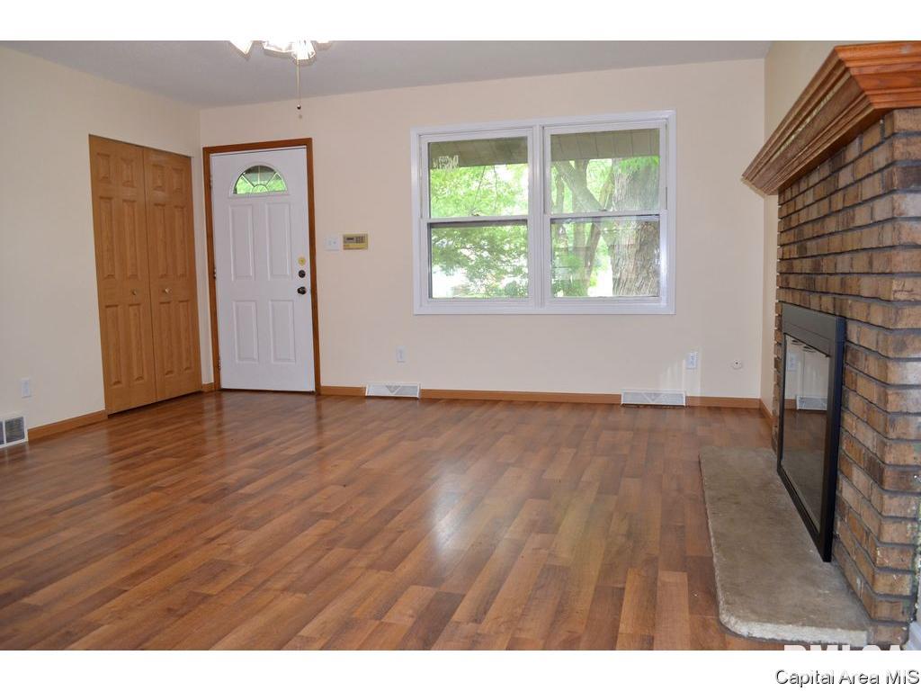 3029 Sherborn Road Springfield, IL 62702 - Photo 5 of 20