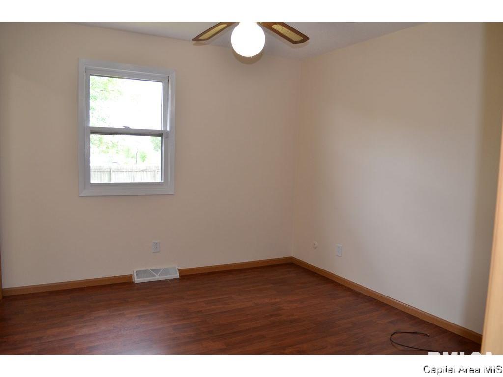 3029 Sherborn Road Springfield, IL 62702 - Photo 6 of 20