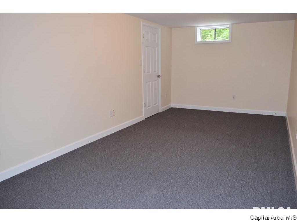 3029 Sherborn Road Springfield, IL 62702 - Photo 8 of 20