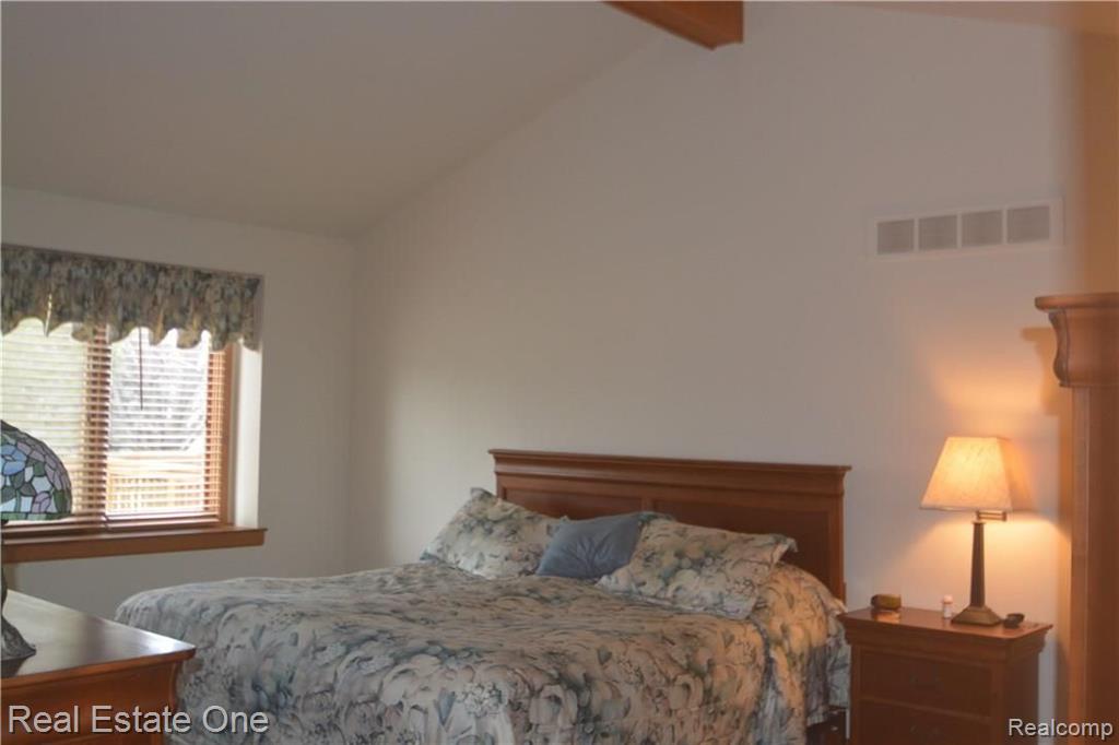 4232 Oak Tree Circle Rochester, MI 48306 - Photo 14 of 34