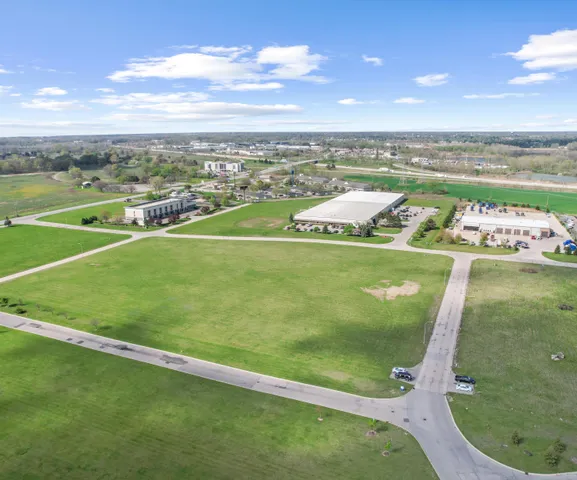 $250,000 | 11 Frenchtown Center Drive, Monroe, MI 48162