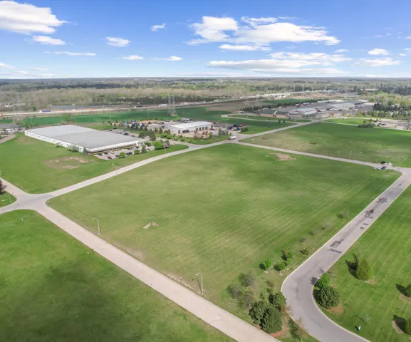 $250,000 | 11 Frenchtown Center Drive, Monroe, MI 48162