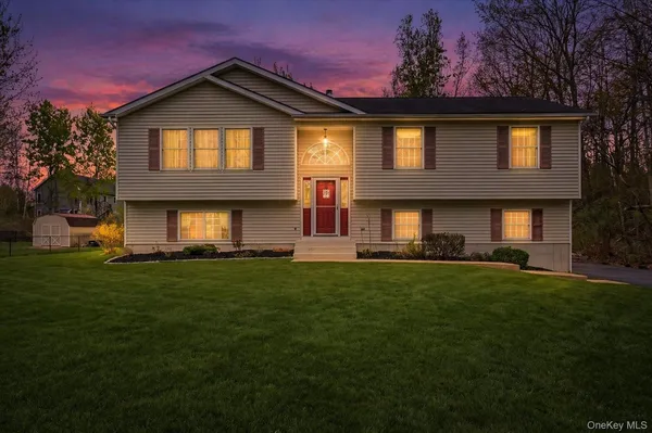 $499,000 | 21 Jenkins Lane, Highland, NY 12528