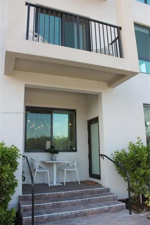 $574,900 | 8265 Northwest 41st Street, Unit C110, Doral, FL 33166