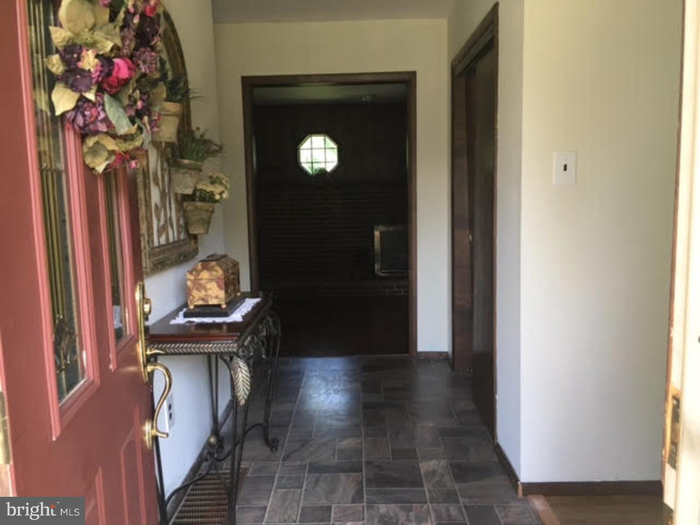 1217 Old York Road Burlington, NJ 08016 - Photo 3 of 16 Foyer