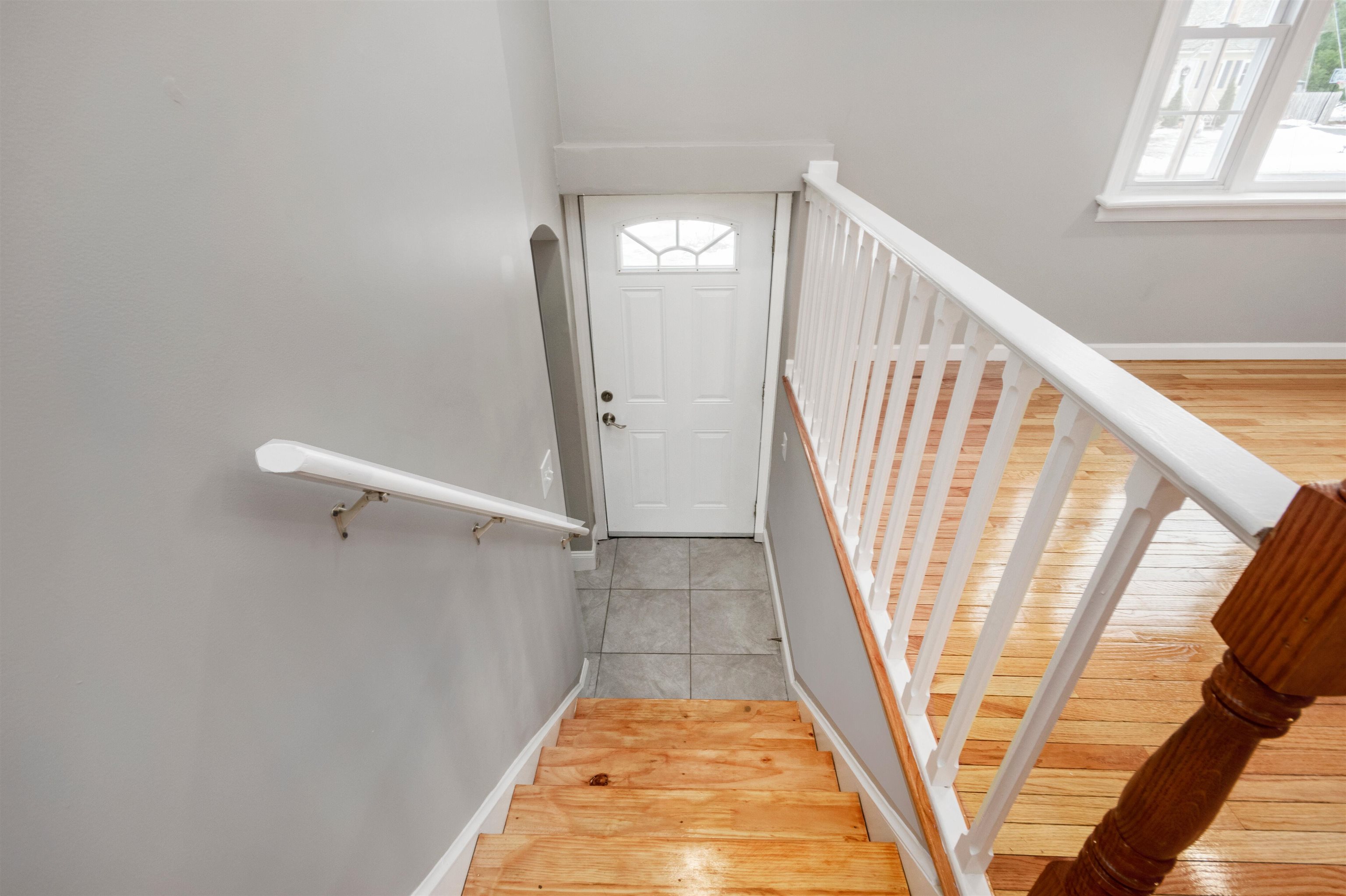 6 Cassandra Lane Nashua, NH 03064 - Photo 3 of 39