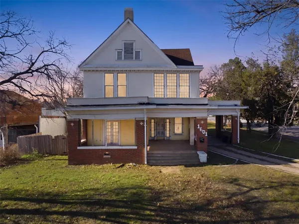 $259,000 | 1601 Columbus Avenue, Waco, TX 76701