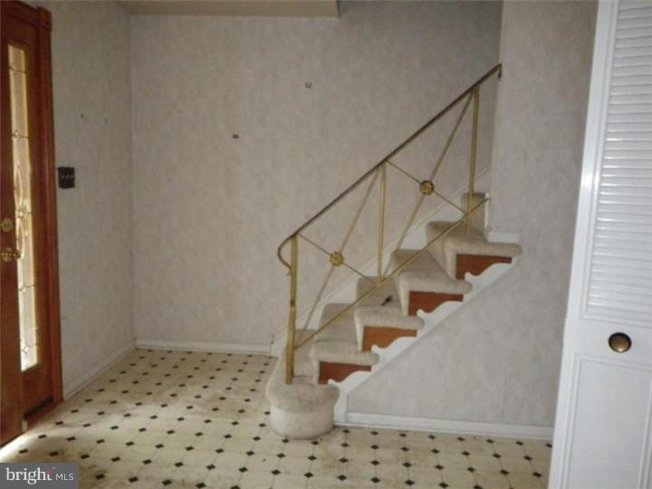 737 West Rolling Road Springfield, PA 19064 - Photo 2 of 9