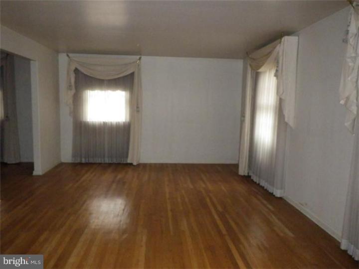 737 West Rolling Road Springfield, PA 19064 - Photo 3 of 9