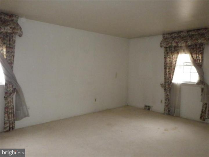 737 West Rolling Road Springfield, PA 19064 - Photo 6 of 9