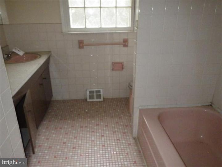 737 West Rolling Road Springfield, PA 19064 - Photo 9 of 9