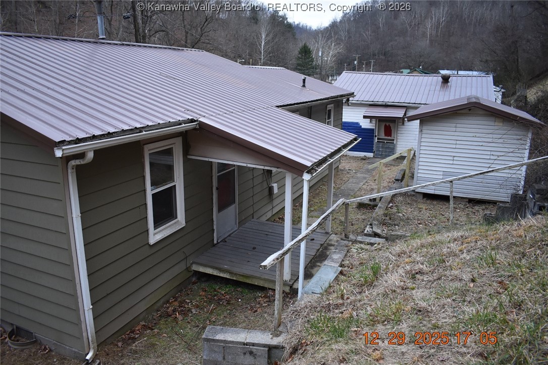 2826 Lens Creek Road Hernshaw, WV 25107 - Photo 4 of 16 Gallery Image 4