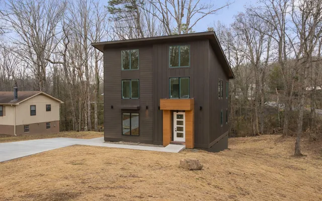 $590,000 | 102 Sunnybrook Trail, Signal Mountain, TN 37377