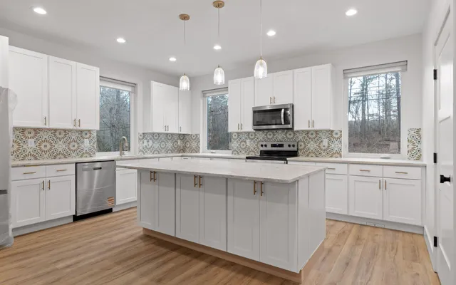 $590,000 | 102 Sunnybrook Trail, Signal Mountain, TN 37377