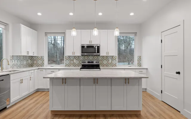 $590,000 | 102 Sunnybrook Trail, Signal Mountain, TN 37377