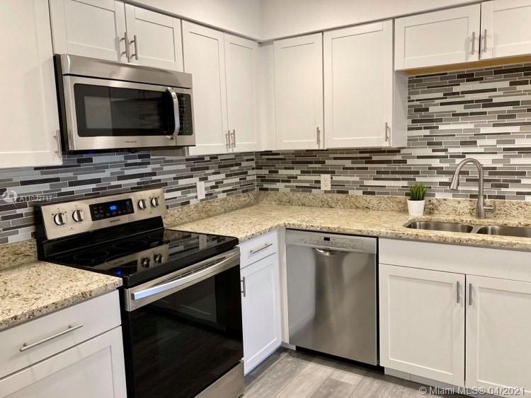 5710 Coach House Circle, Unit B Boca Raton, FL 33486 - Photo 5 of 14 Gallery Image 5