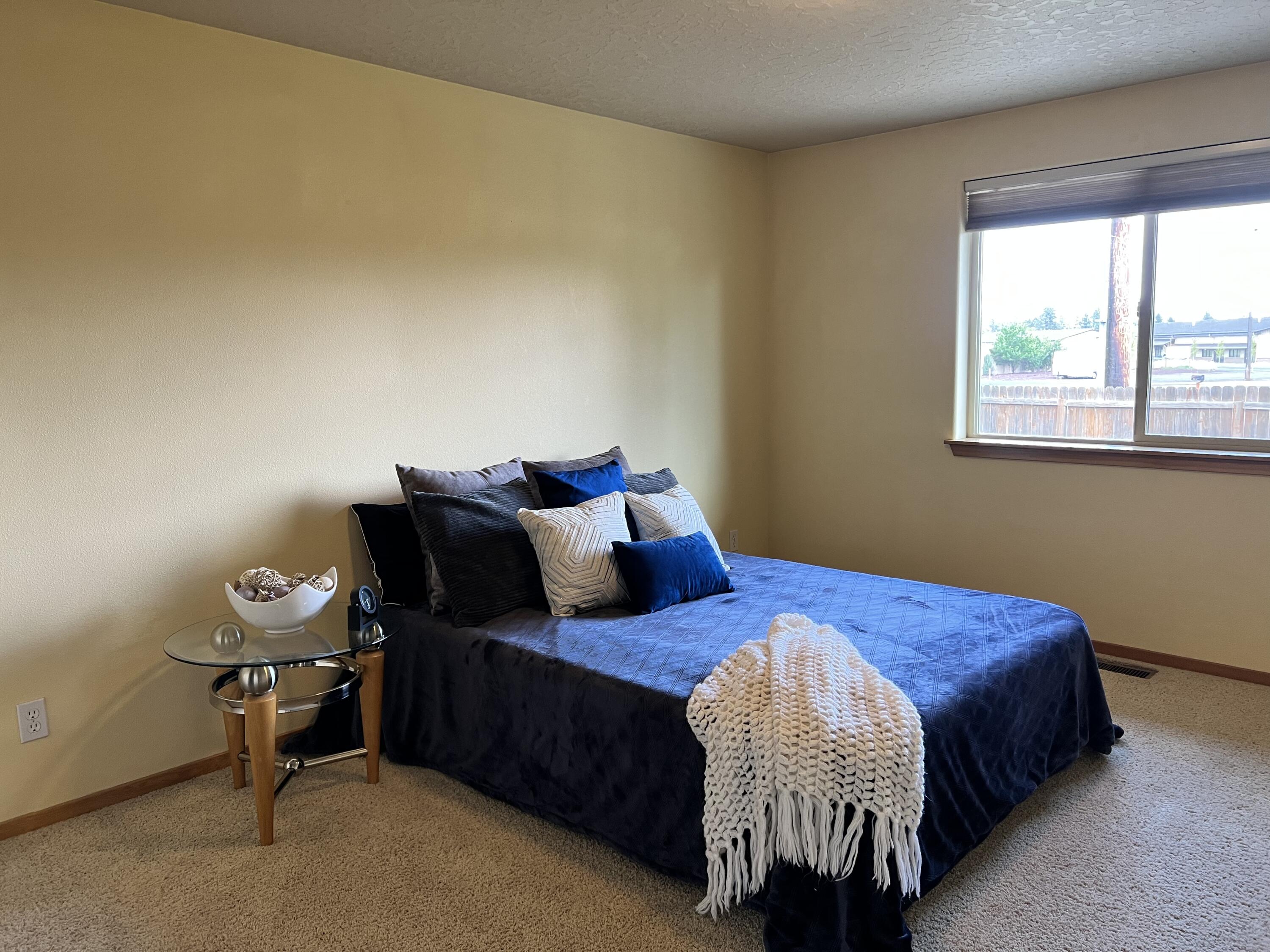 20538 Prospector Loop Bend, OR 97702 - Photo 11 of 25 Primary bedroom
