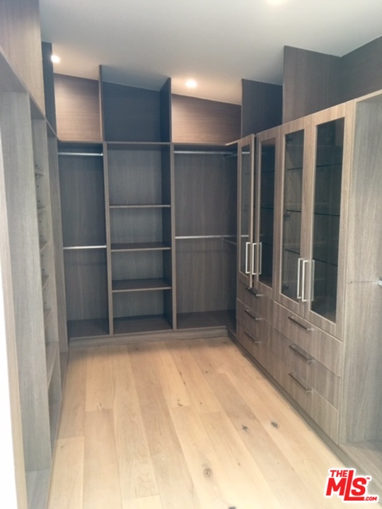 18451 Wakecrest Drive Malibu, CA 90265 - Photo 5 of 8