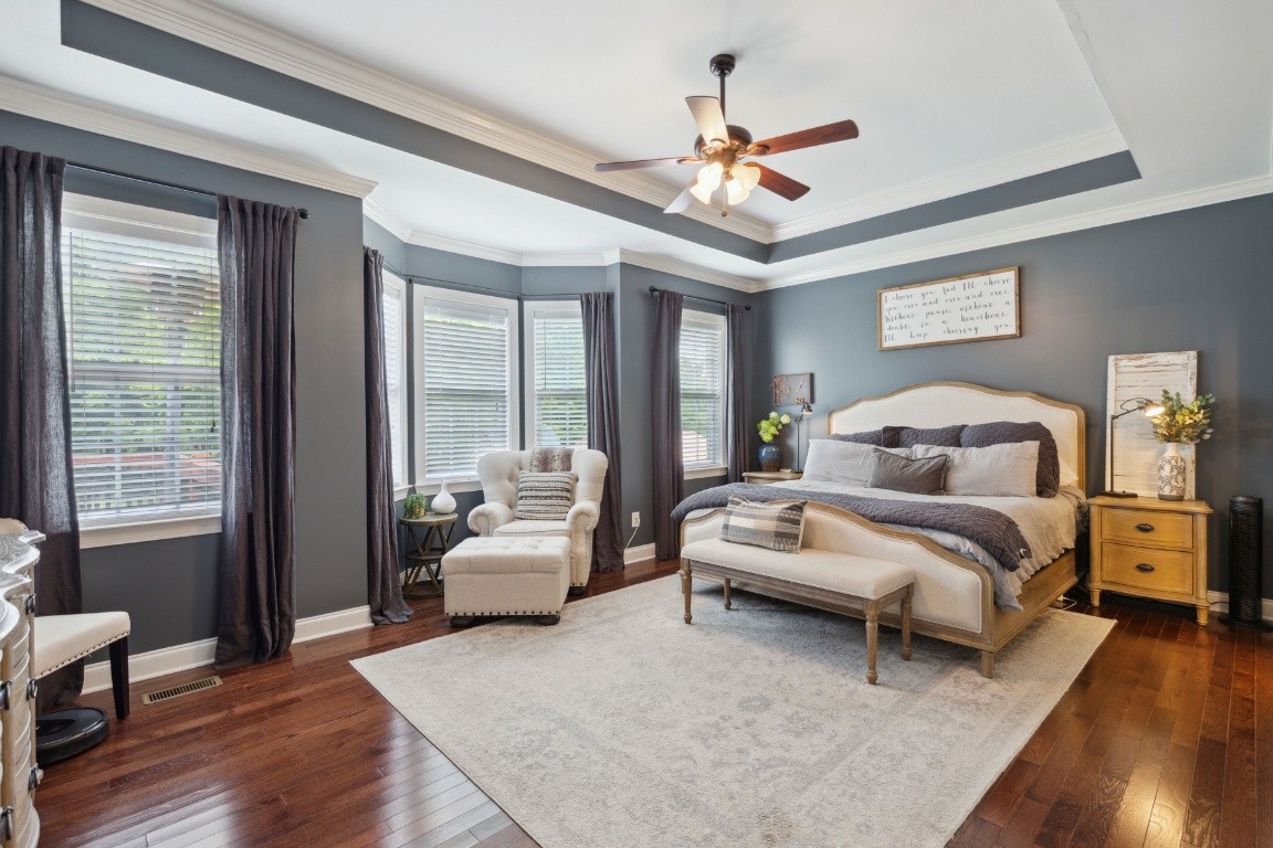 52 Abbey Road Lebanon, TN 37090 - Photo 20 of 40 a spacious bedroom with a bed couch and window
