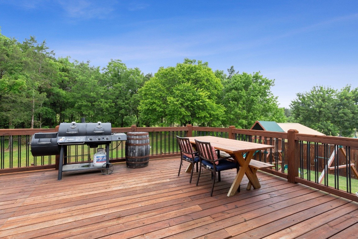 52 Abbey Road Lebanon, TN 37090 - Photo 33 of 40 a view of a deck patio and outdoor seating