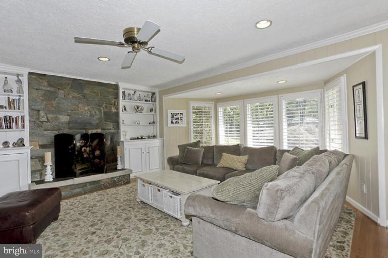 7908 Raphael Court Potomac, MD 20854 - Photo 11 of 27 Family Room