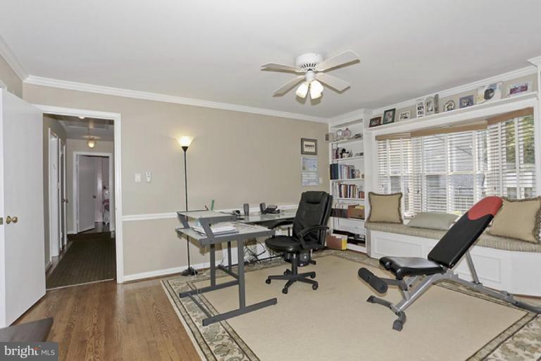 7908 Raphael Court Potomac, MD 20854 - Photo 13 of 27 Den