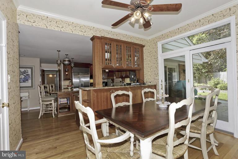 7908 Raphael Court Potomac, MD 20854 - Photo 16 of 27 Breakfast/Morning Room